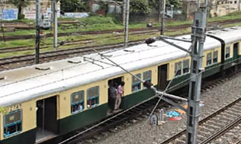 பயணிகளே கவனம்...இந்த வழித்தடத்தில் இரவு நேர மின்சார ரெயில் சேவை நாளை ரத்து