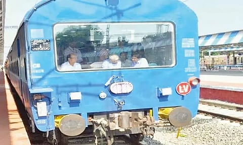 குமரி-நாகர்கோவில் இடையே 130 கிலோ மீட்டர் வேகத்தில் அதிவிரைவு ரெயிலை இயக்கி சோதனை