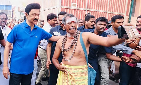 திருவண்ணாமலையில் நடைபயிற்சியின்போது வேட்பாளருக்கு ஆதரவு திரட்டிய முதல்-அமைச்சர் மு.க.ஸ்டாலின்