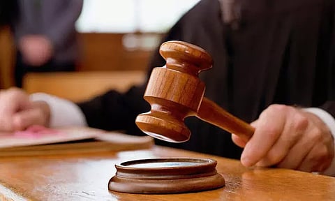 திரைப்பட இயக்குனருக்கு ஒரு மாதம் சிறை: ஐகோர்ட்டு அதிரடி