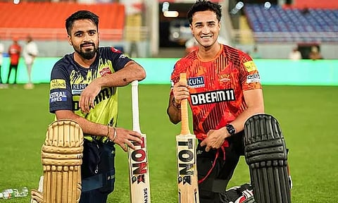 பிரப்சிம்ரன் சிங் மற்றும் அபிஷேக் ஷர்மா (image courtesy: Punjab Kings twitter)