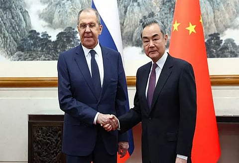 சீன வெளியுறவு மந்திரி வாங் யி உடன் ரஷிய வெளியுறவு மந்திரி சந்திப்பு