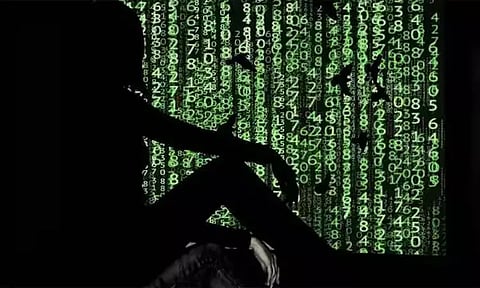 கூரியர் நிறுவனம் பெயரில் நூதன மோசடி: வீடியோ காலில் ரூ.15 லட்சத்தை இழந்த இளம்பெண்