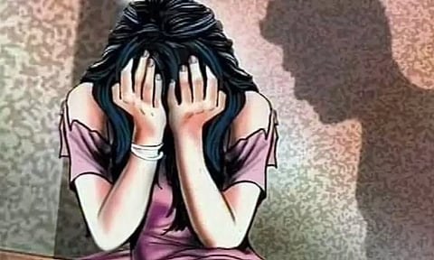 ஓடும் ரெயிலில் யோகா ஆசிரியைக்கு பாலியல் தொல்லை