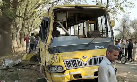 அரியானா: பள்ளி வாகனம் கவிழ்ந்ததில் 6 மாணவர்கள் பலி