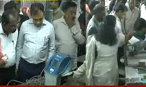 நீலகிரி மாவட்ட தேர்தல் அதிகாரி மீது பரபரப்பு புகார்