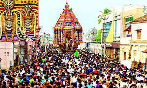 பெரிய கோவில் சித்திரை தேரோட்டம்: தஞ்சை மாவட்டத்திற்கு 20ம் தேதி உள்ளூர் விடுமுறை