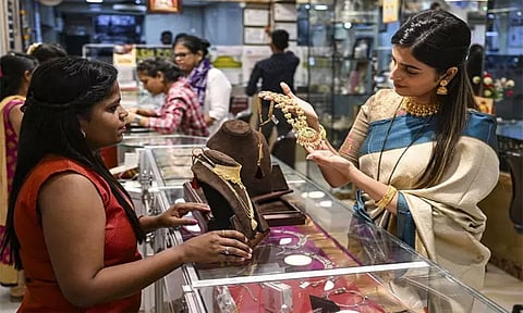 ரூ.55 ஆயிரத்தை நெருங்கும் தங்கம் விலை...இன்றைய நிலவரம் என்ன?