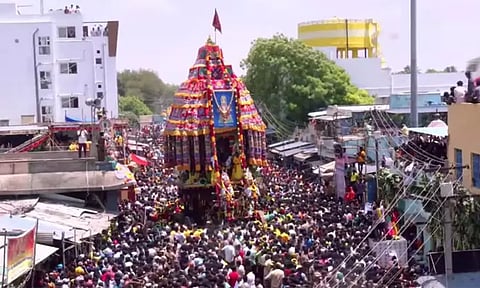 சமயபுரம் மாரியம்மன் கோவிலில் சித்திரை தேரோட்டம் கோலாகலம்: ஓம் சக்தி.. பராசக்தி என கோஷம்