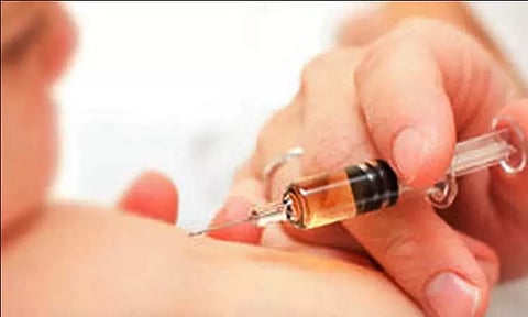 தடுப்பூசியை காலை 11 மணிக்குள் செலுத்தி முடிக்க வேண்டும்- பொது சுகாதாரத்துறை உத்தரவு