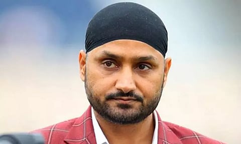 தோனி, கோலிபோல அவரையும் ரசிகர்கள் கொண்டாட வேண்டும் - ஹர்பஜன் சிங்