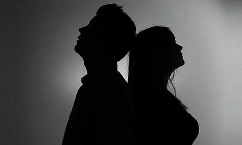 நடத்தையில் சந்தேகம்: கள்ளக்காதலியை கொலை செய்த கள்ளக்காதலன்