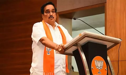 நல்ல நேரத்தை தவறவிட்டதால் வேட்பு மனு தாக்கலை நாளைக்கு ஒத்திவைத்த பா.ஜ.க. தலைவர்