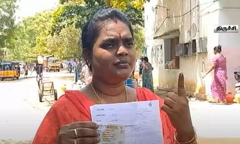 திருச்சி: இலங்கை மறுவாழ்வு முகாமில் இருந்து வாக்களித்த முதல் பெண்