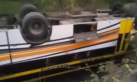 மத்திய பிரதேசத்தில் பேருந்து கவிழ்ந்து விபத்து: 21 போலீசார் காயம்