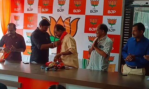 பரபரக்கும் வயநாடு நாடாளுமன்ற தொகுதி: பா.ஜனதாவில் இணைந்த காங்கிரஸ் தலைவர்