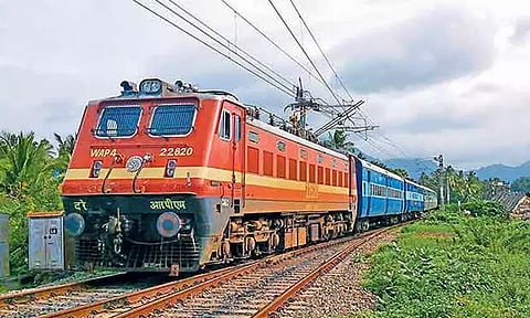 சென்னை - நெல்லை இடையே மதியம் சிறப்பு ரெயில் இயக்கம்