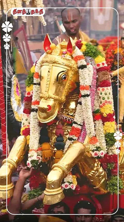 குலுங்கியது மதுரை மாநகர்: பச்சைப் பட்டு உடுத்தி வைகை ஆற்றில் எழுந்தருளினார் கள்ளழகர்..!