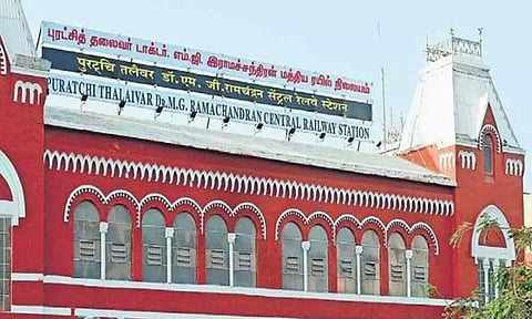 சென்னை சென்ட்ரல் ரெயில் நிலையத்தில் இளம்பெண் மர்ம மரணம்