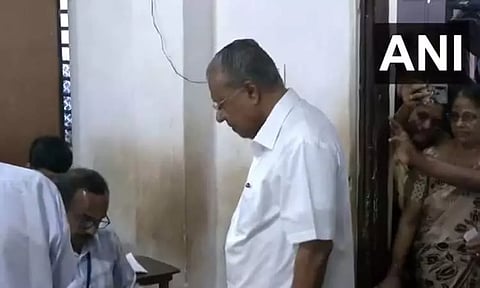 கேரளாவில் வாக்குப்பதிவு விறுவிறுப்பு: முதல்-மந்திரி பினராயி விஜயன் வாக்களித்தார்