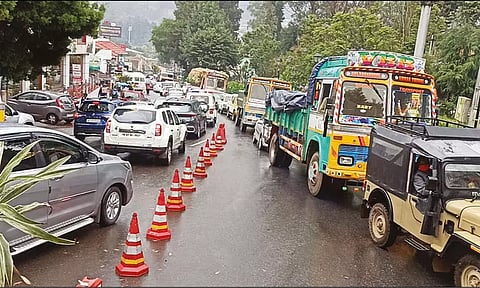 கோடை சீசன்: ஊட்டி-மேட்டுப்பாளையம் சாலை நாளை முதல் ஒரு வழிப்பாதையாக மாற்றம்