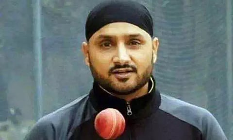 டி20 உலகக்கோப்பை: துபே உள்ளே..ஹர்திக் வெளியே...இந்திய அணியை தேர்வு செய்த ஹர்பஜன்