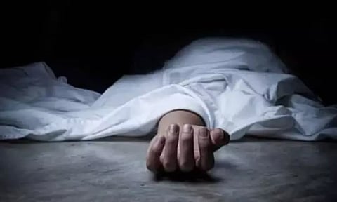 காதலுக்கு எதிர்ப்பு தெரிவித்த மாணவியின் தாயார் சுட்டுக்கொலை - காதலன் வெறிச்செயல்