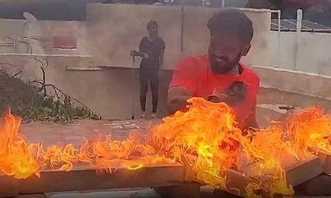 30 விநாடிகளில் 29 எரியும் கான்கிரீட் கற்கள் உடைப்பு - கின்னஸ் சாதனை படைத்த மதுரை இளைஞர்