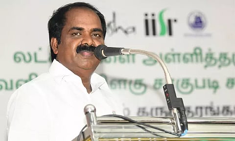 விவசாயிகளே இயற்கையை காக்கும் மருத்துவர்கள்: அமைச்சர் மெய்யநாதன் பேச்சு