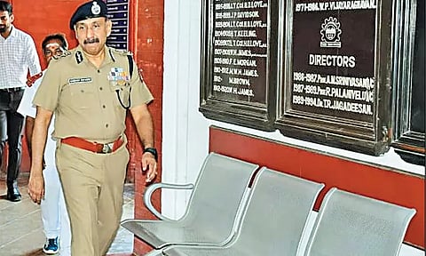 நாடாளுமன்ற தேர்தல் முடிந்தவுடன் சென்னை போலீசாருக்கு கடும் கட்டுப்பாடுகள்: சாட்டையை சுழற்றும் கமிஷனர்