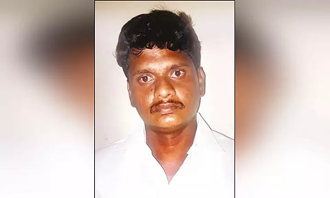 அதிமுக முன்னாள் கவுன்சிலரின் மகன் வெட்டிக்கொலை: திருச்சியில் பயங்கரம்