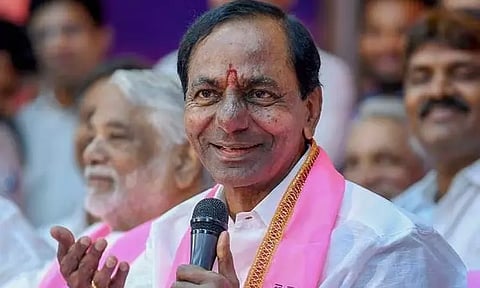 காங்கிரஸ் தலைவர்கள் குறித்து சர்ச்சைக்கருத்து: சந்திரசேகர ராவ் பரப்புரையில் ஈடுபட தேர்தல் ஆணையம் தடை