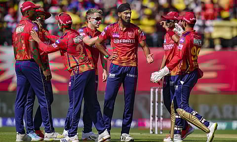 பஞ்சாப் அபார பந்து வீச்சு: சென்னை 167 ரன்கள் சேர்ப்பு