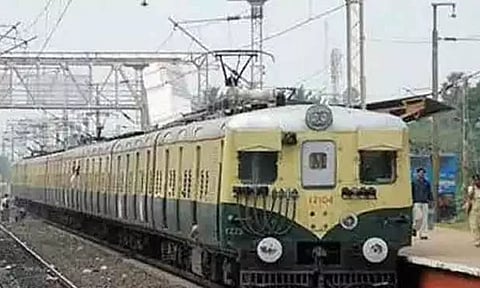 ஜோலார்பேட்டை - காட்பாடி இடையே நாளை மின்சார ரெயில் ரத்து