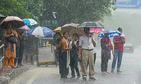 தமிழகத்தில் 4 நாட்களுக்கு கனமழைக்கு வாய்ப்பு