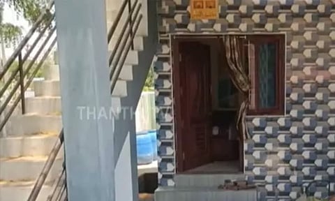 தாயின் சடலத்தை வீட்டுக்குள் புதைத்த மகன்... தூத்துக்குடியில் அதிர்ச்சி சம்பவம்