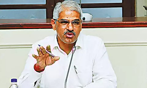 கோடை விடுமுறையில் சிறப்பு பயிற்சி வகுப்புகள் நடத்தக்கூடாது - சிவ்தாஸ் மீனா