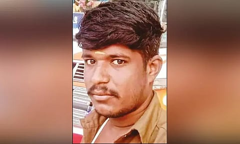 அடுத்த மாதம் திருமணம்: பஸ்சுக்கு கீழே படுத்து உறங்கிய டிரைவர் தலைநசுங்கி சாவு - கோவையில் சோகம்