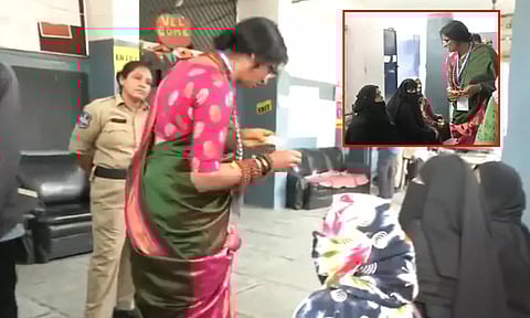 பெண் முஸ்லிம் வாக்காளர்கள் புர்காவை அகற்ற கோரிய பா.ஜ.க. வேட்பாளர் மீது வழக்கு பதிவு