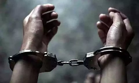 கோவை போலீசார் குறித்து அவதூறு வீடியோ: பெண் மீது வழக்குப்பதிவு