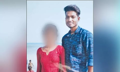 தீக்குளித்த காதலியை காப்பாற்ற முயன்ற கல்லூரி மாணவர் உயிரிழப்பு: மயிலாடுதுறையில் பரபரப்பு