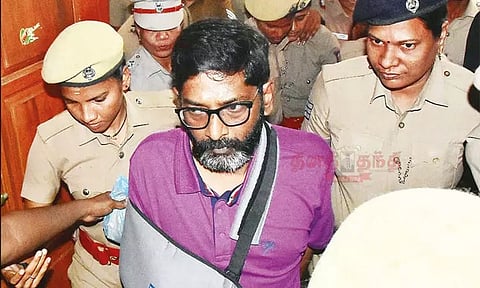 சவுக்கு சங்கருக்கு ஒருநாள் போலீஸ் காவல்: இன்று மாலை மீண்டும் ஆஜர்படுத்த நீதிபதி உத்தரவு