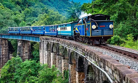 ஊட்டி மலை ரெயில் சேவை 2 நாட்கள் ரத்து