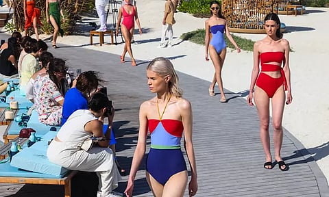 சவுதி அரேபியாவா இது... பேஷன் ஷோ, அதுவும் பிகினி உடையில்