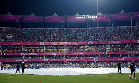 ஐ.பி.எல். போட்டி: மழையால் கைவிடப்பட்ட ஆட்டம்