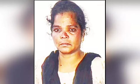 அரசு அதிகாரியுடன் 6 மாதங்களாக உல்லாசம்... லாட்ஜ்க்கு அழைத்த பெண்... அடுத்து நடந்த பரபரப்பு