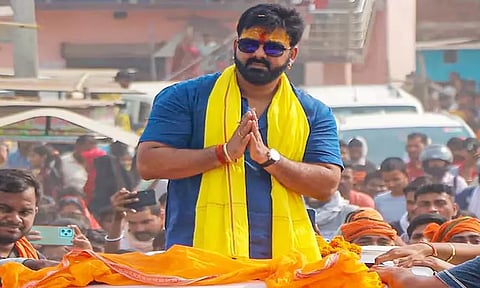 கூட்டணி கட்சி வேட்பாளருக்கு எதிராக போட்டி - பா.ஜ.க.வில் இருந்து நடிகர் பவன் சிங் நீக்கம்