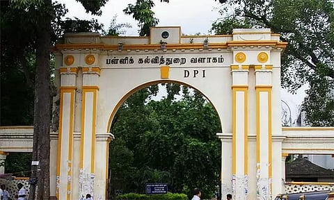 பள்ளிகளுக்கு பாடப்புத்தகங்களை 31-ந்தேதிக்குள் வழங்க உத்தரவு