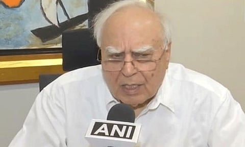 '5-ம் கட்ட தேர்தலில் இருந்து பா.ஜ.க. பின்னடைவை சந்தித்து வருகிறது' - கபில் சிபல்