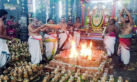 திருவண்ணாமலை அண்ணாமலையாருக்கு 1,008 கலசாபிஷேகம்